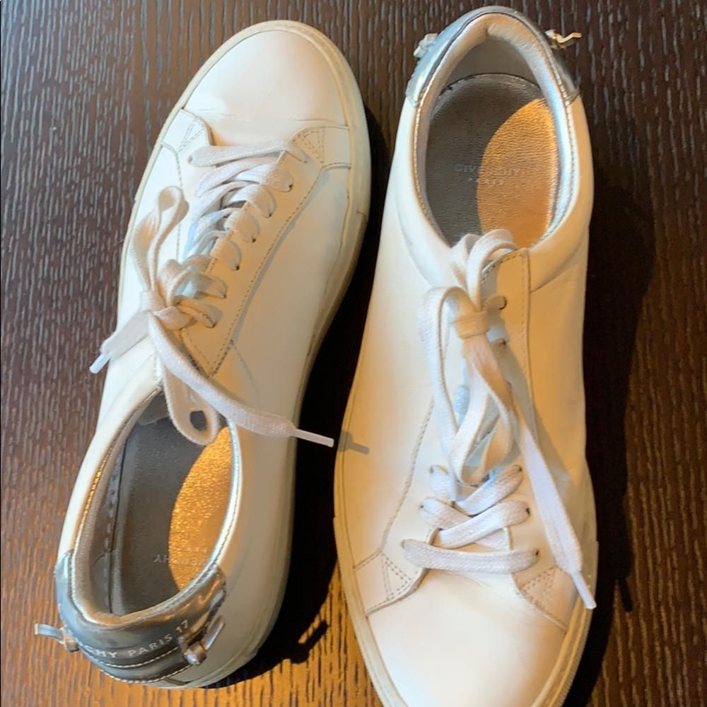 Givency white sneaker size 40